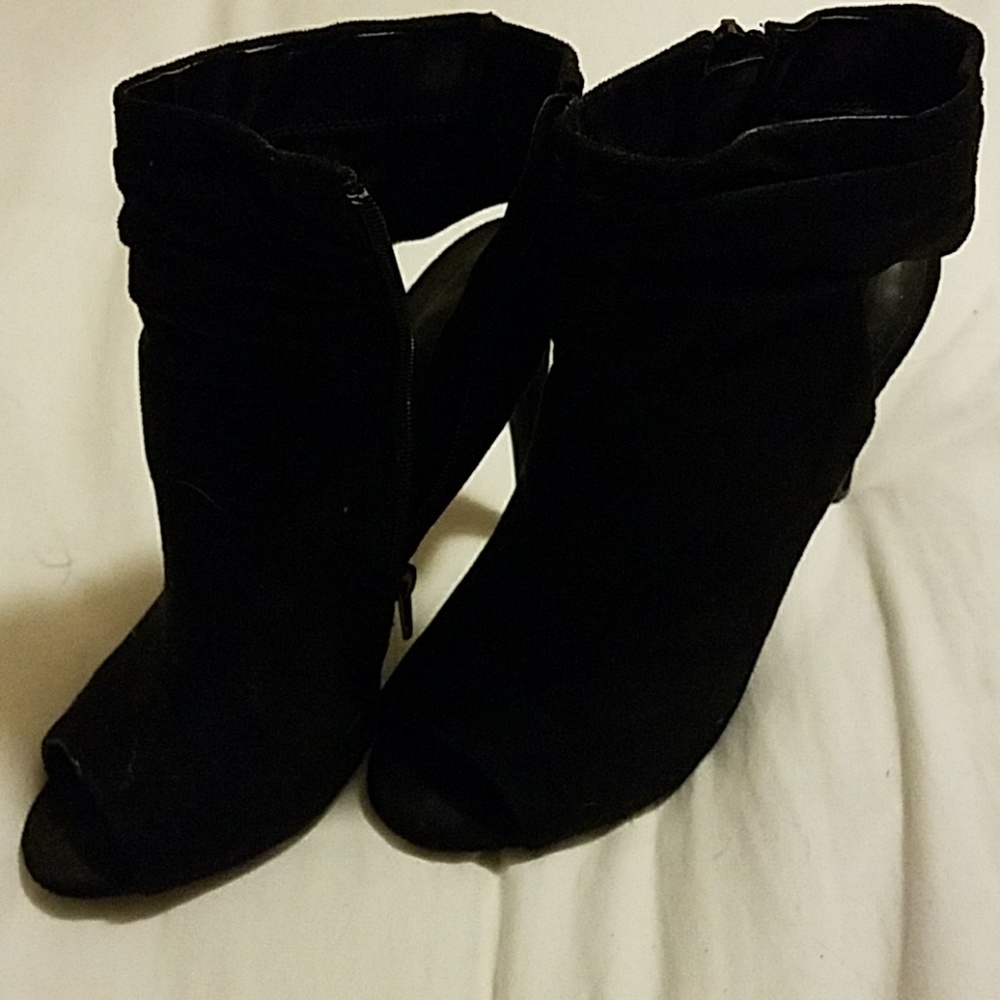 black booties